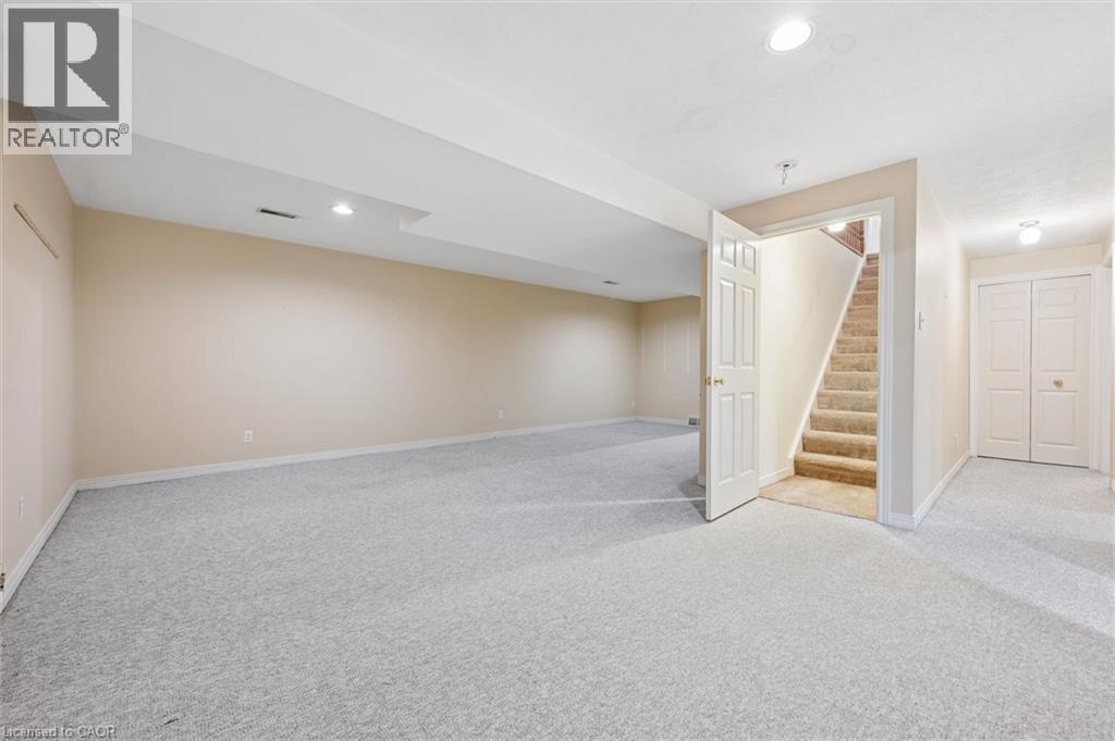 576 THORNDALE Drive thumbnail 17