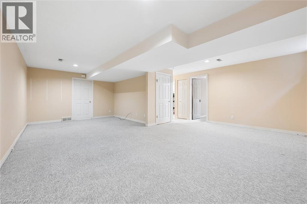 576 THORNDALE Drive thumbnail 18