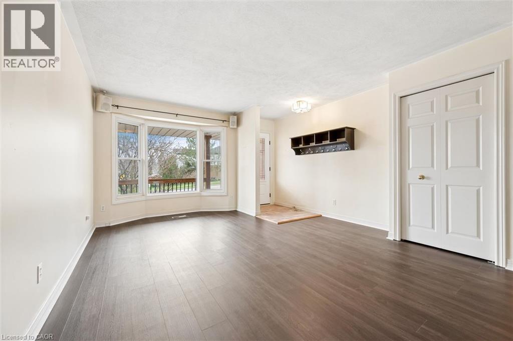 576 THORNDALE Drive thumbnail 5