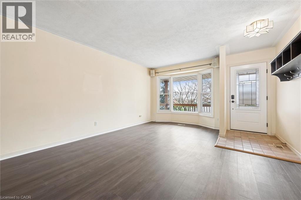 576 THORNDALE Drive thumbnail 6