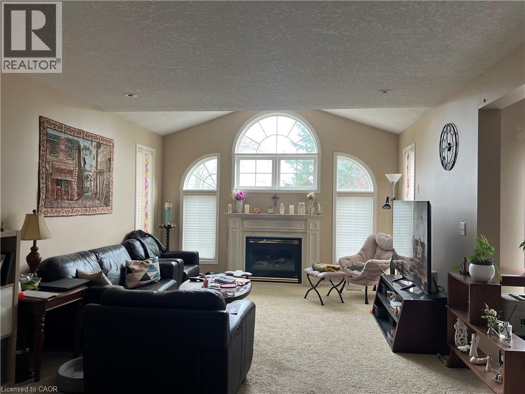 350 HAVENDALE Crescent thumbnail 3