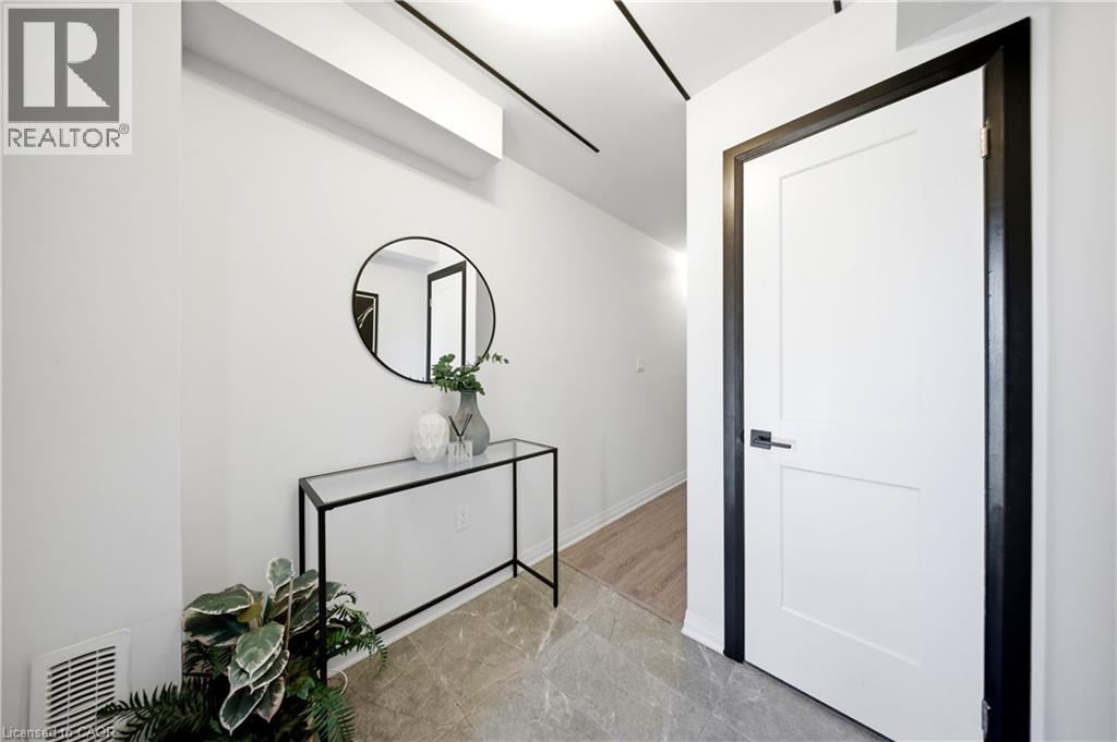 51 SPARROW Avenue Unit# 15 thumbnail 7