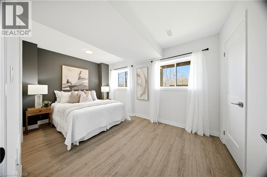 51 SPARROW Avenue Unit# 15 thumbnail 9