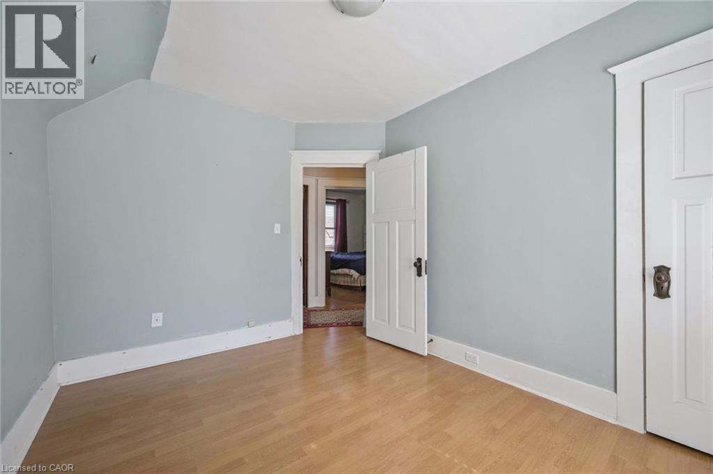 115 ALLEN Street E thumbnail 16