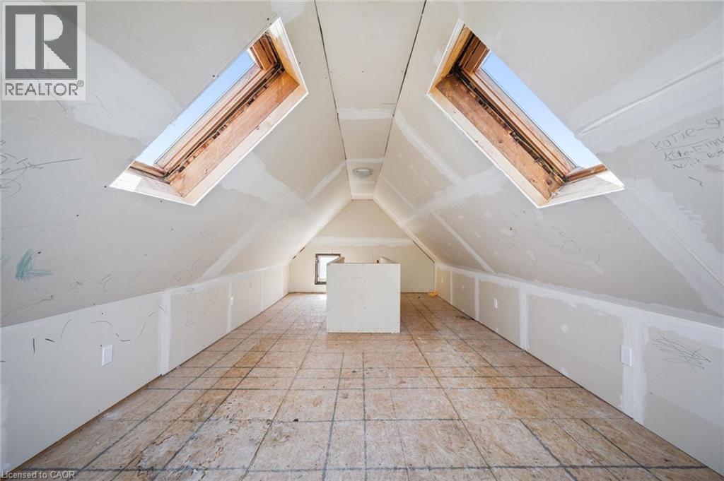 115 ALLEN Street E thumbnail 21