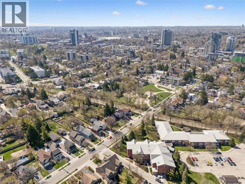 115 ALLEN Street E thumbnail 37