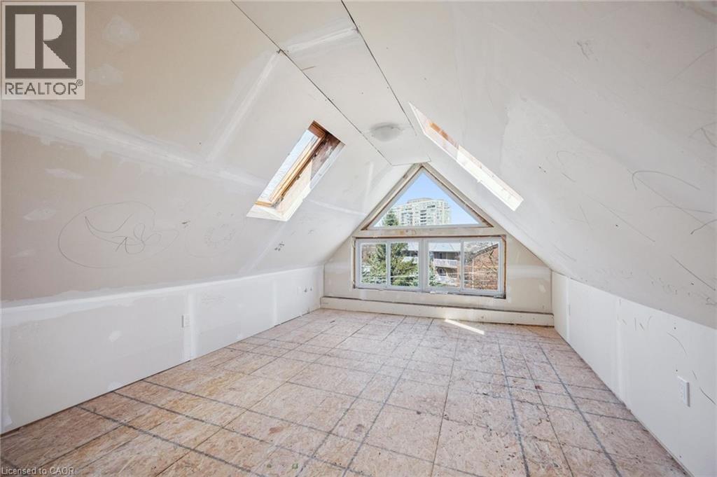 115 ALLEN Street E thumbnail 20