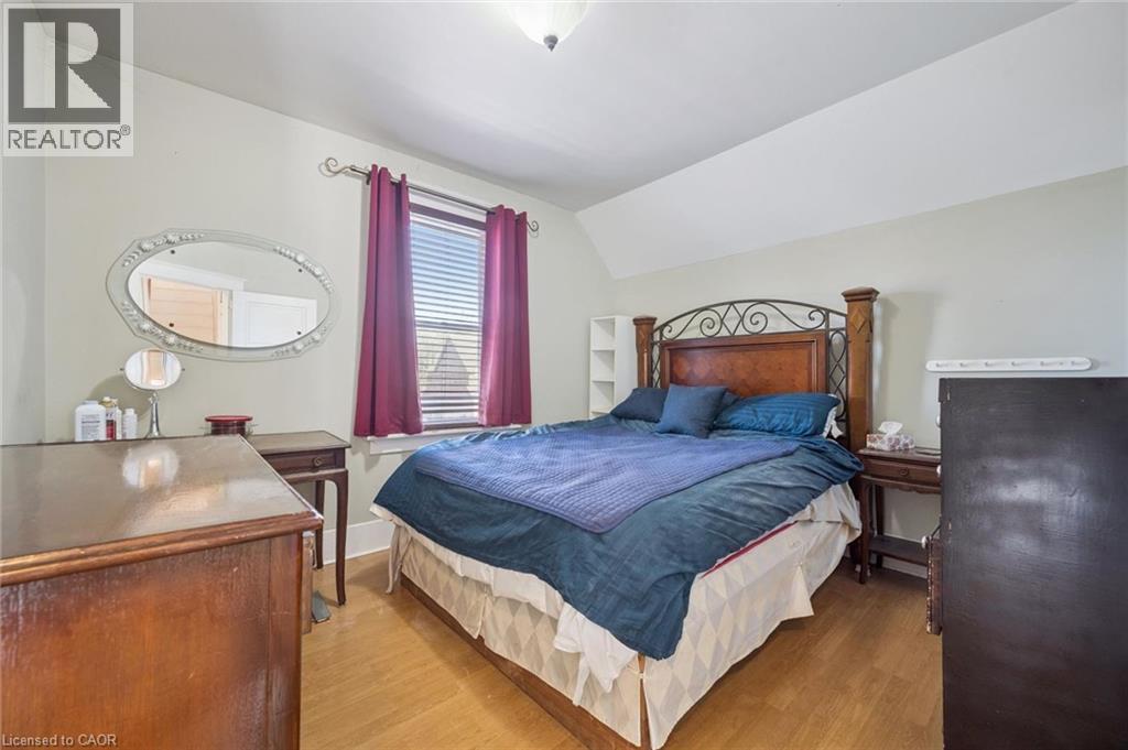 115 ALLEN Street E thumbnail 14