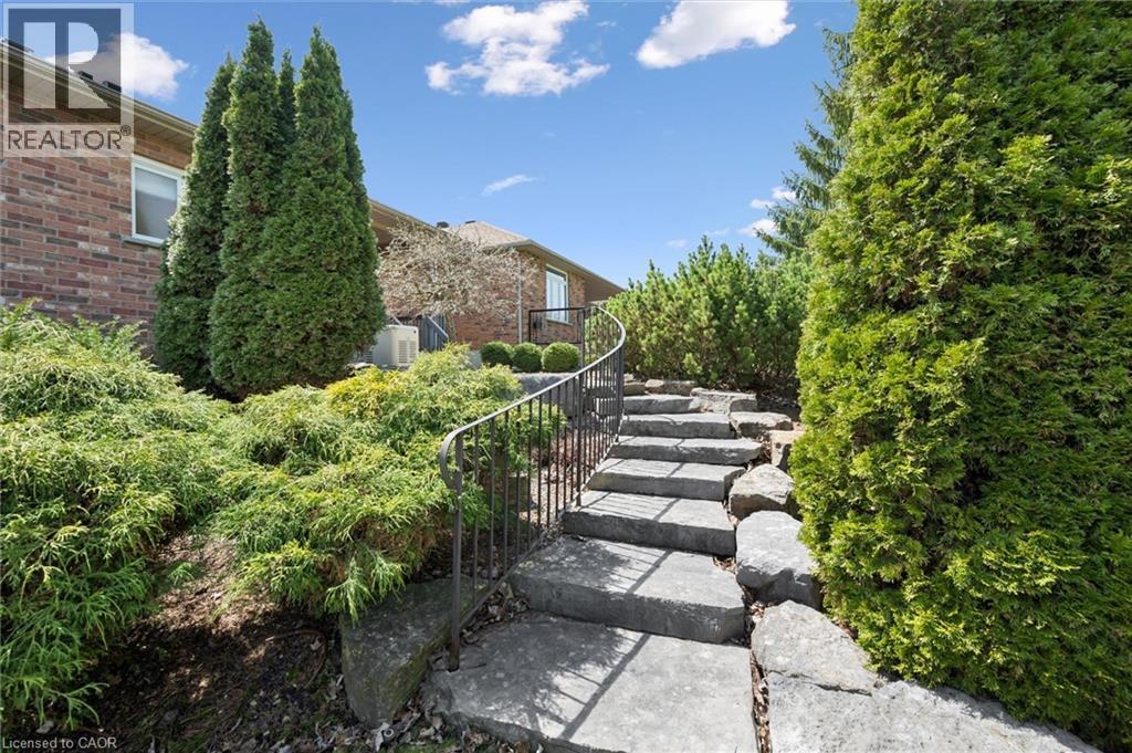 149 DEVONSHIRE Drive thumbnail 38