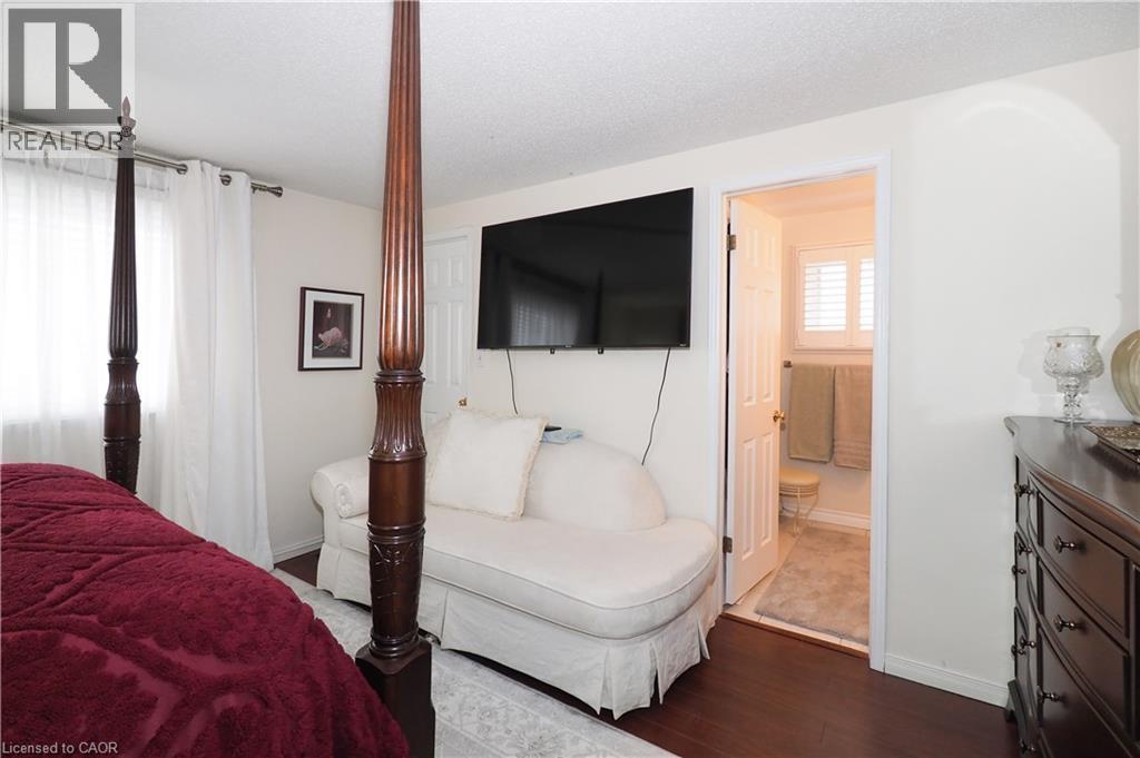 89 LYNNHAVEN Court thumbnail 17