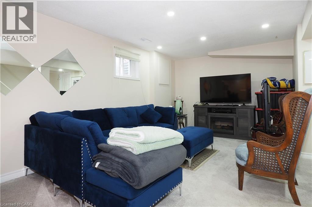 89 LYNNHAVEN Court thumbnail 23