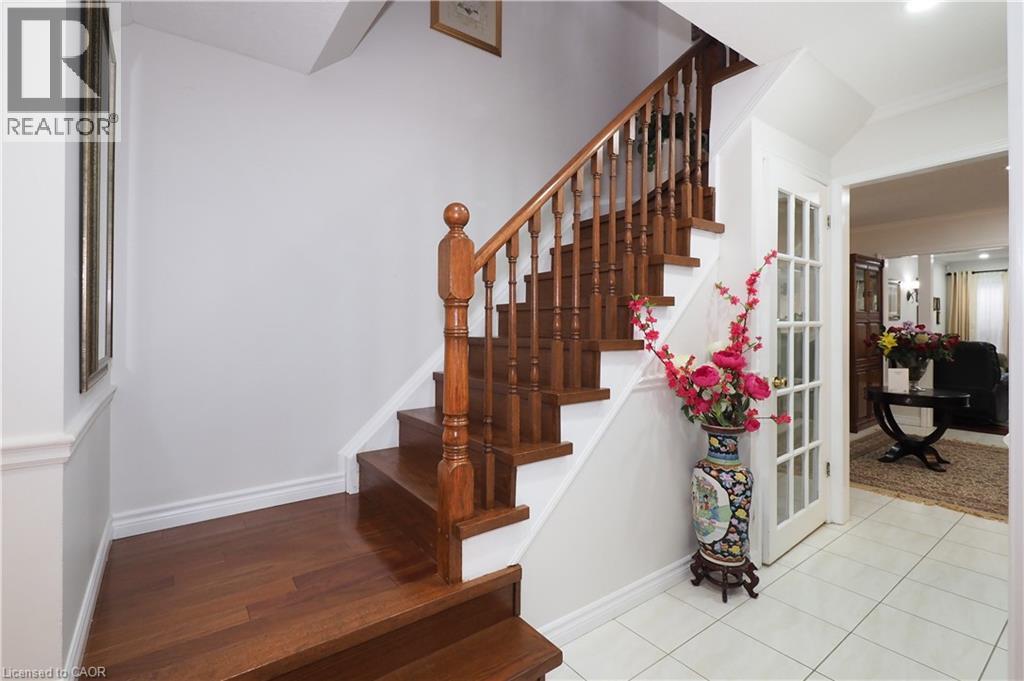 89 LYNNHAVEN Court thumbnail 5