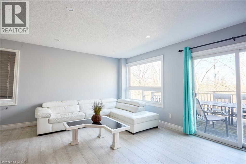 105 PINNACLE Drive Unit# 9 thumbnail 4