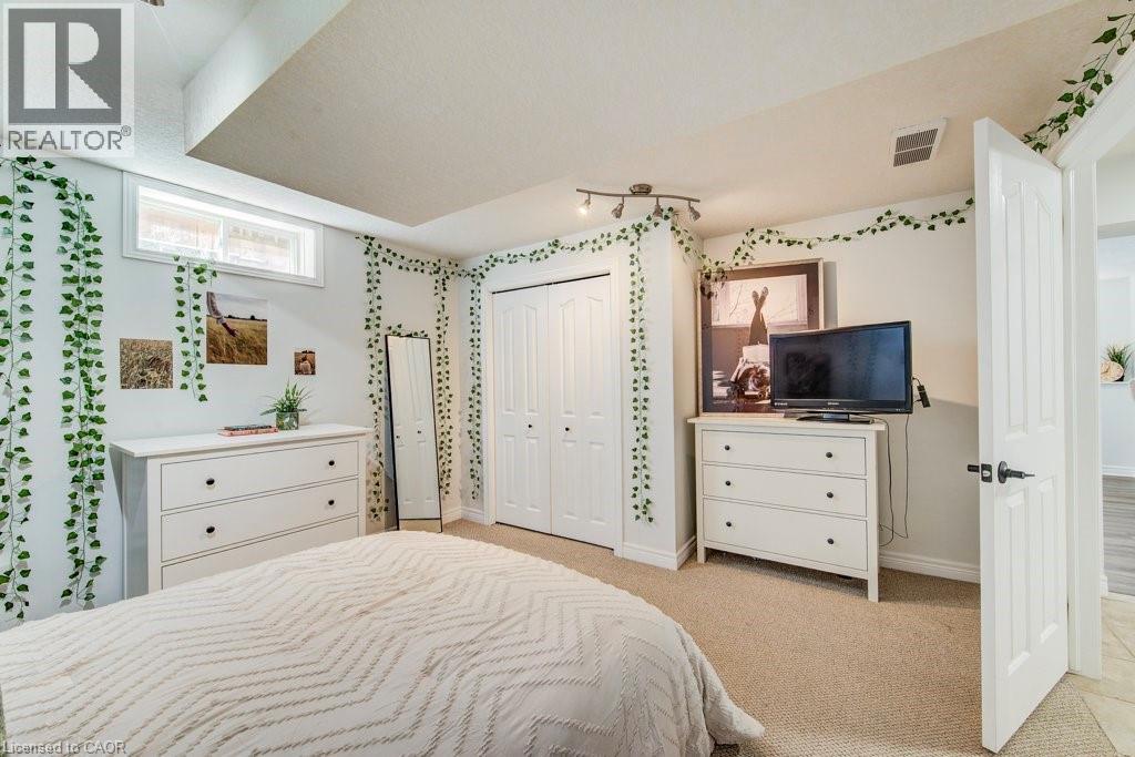 219 MITCHELL Street thumbnail 36