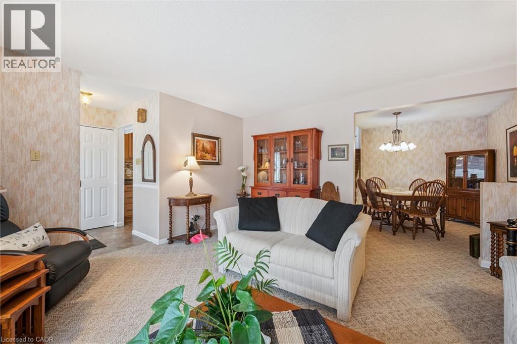 233 LAURENTIAN Drive thumbnail 4