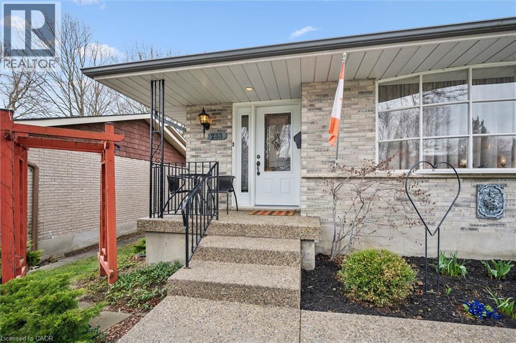 233 LAURENTIAN Drive thumbnail 2