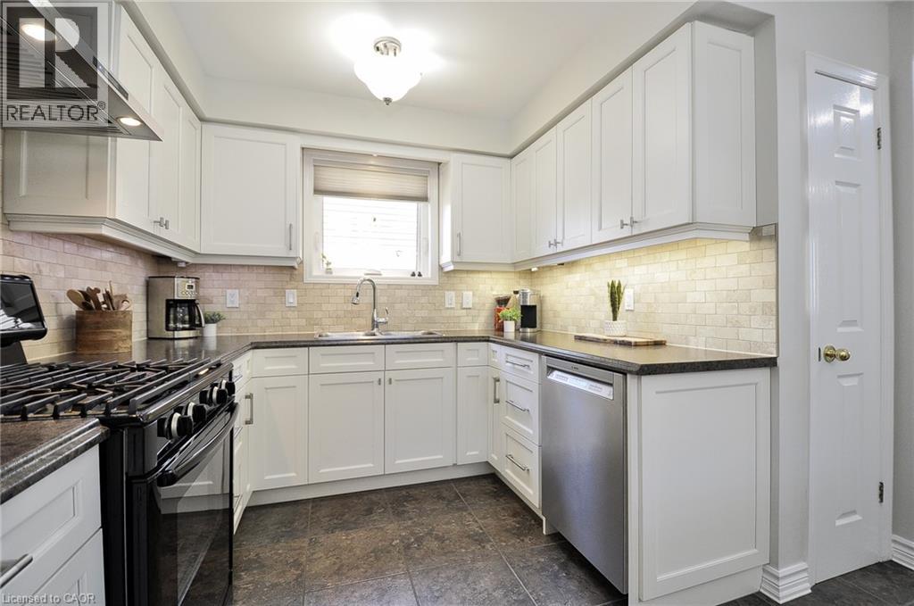 95 BARNICKE Drive thumbnail 11