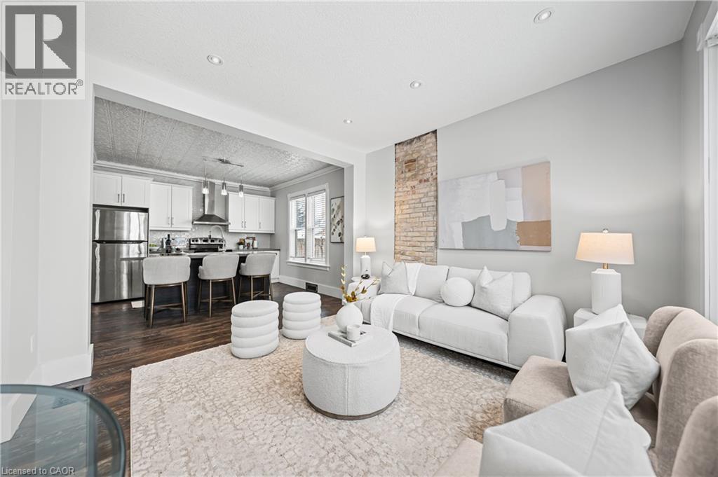 11 HEINS Avenue thumbnail 10