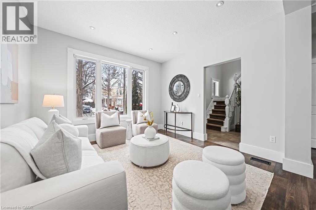 11 HEINS Avenue thumbnail 11