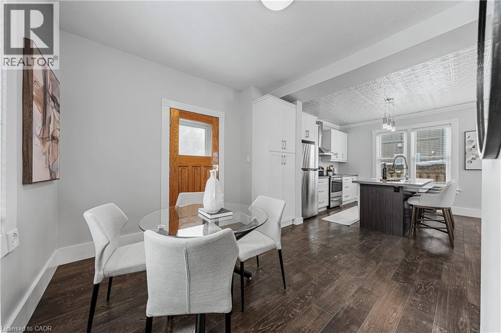 11 HEINS Avenue thumbnail 20