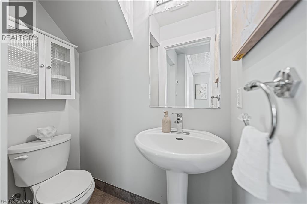 11 HEINS Avenue thumbnail 23