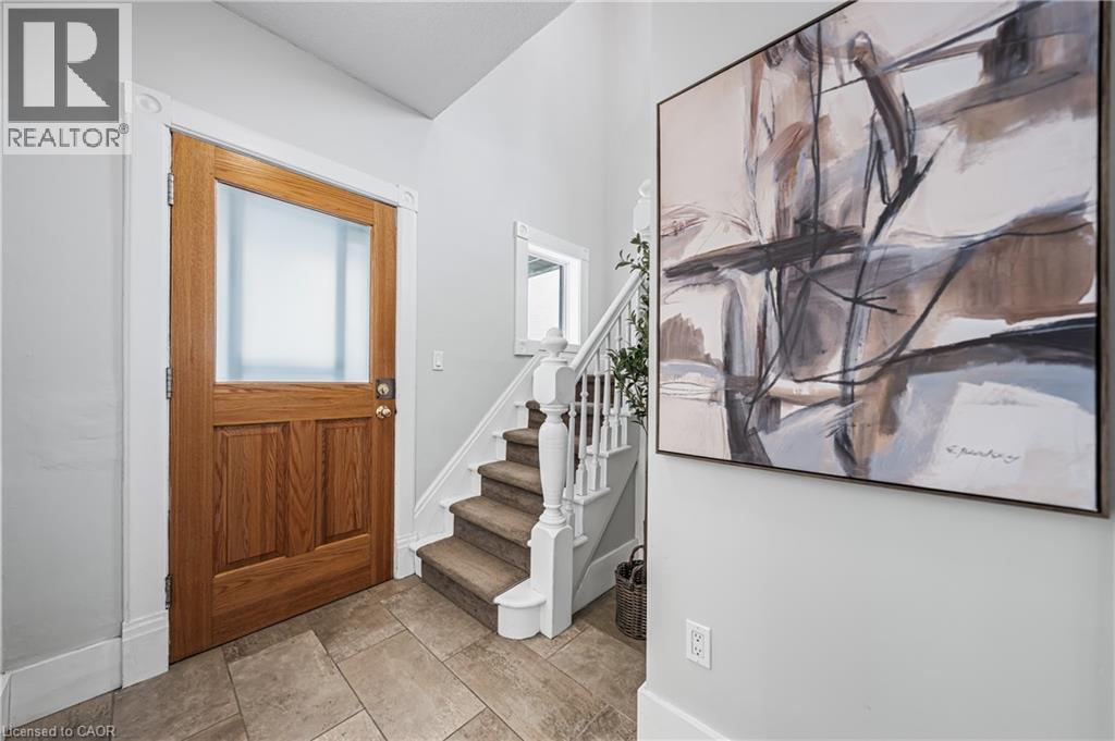 11 HEINS Avenue thumbnail 24