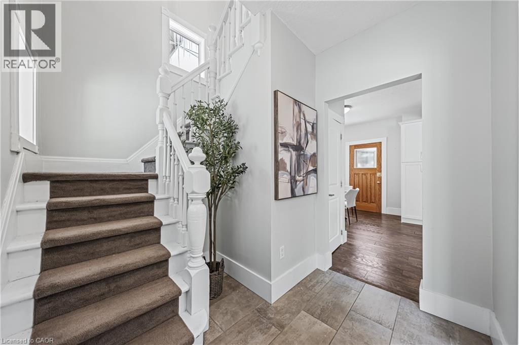 11 HEINS Avenue thumbnail 25