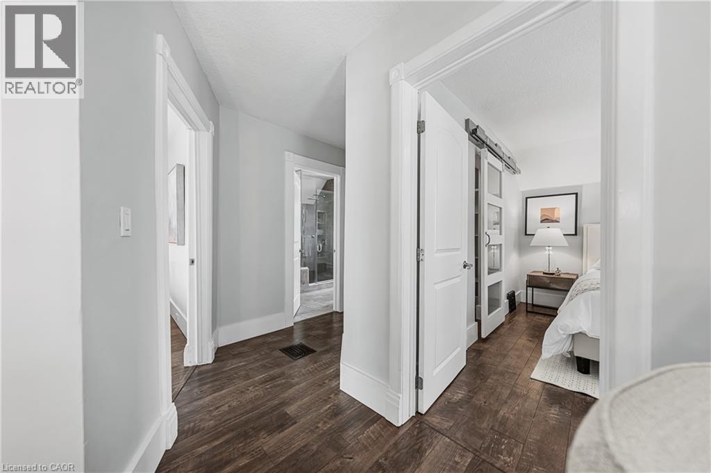 11 HEINS Avenue thumbnail 30