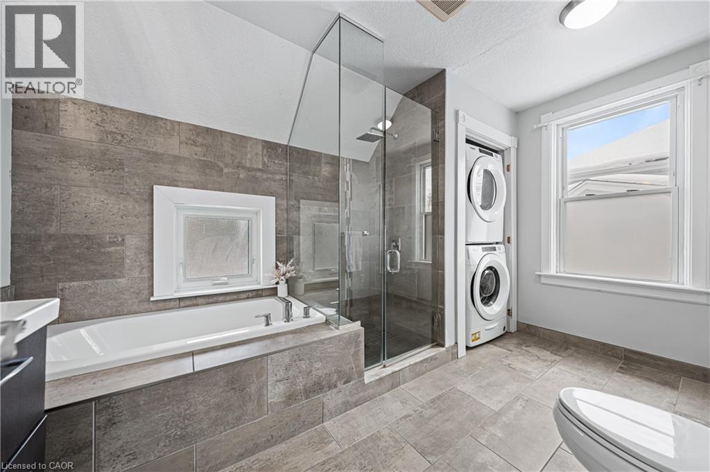 11 HEINS Avenue thumbnail 31