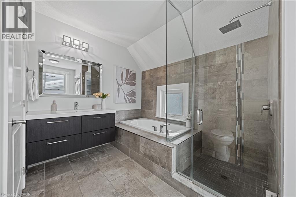 11 HEINS Avenue thumbnail 32