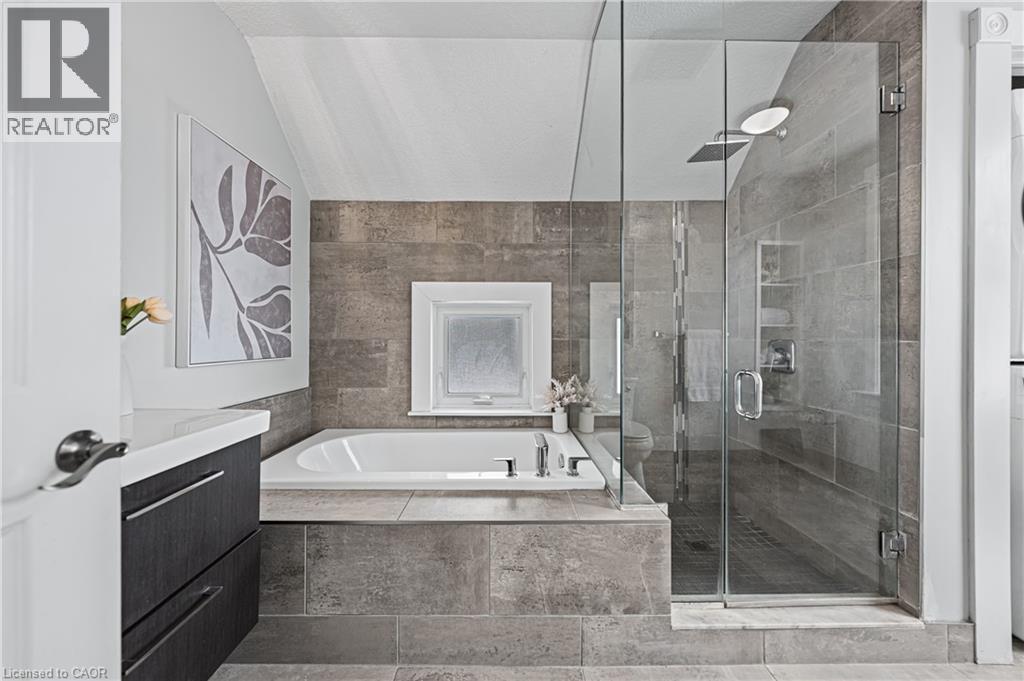 11 HEINS Avenue thumbnail 33