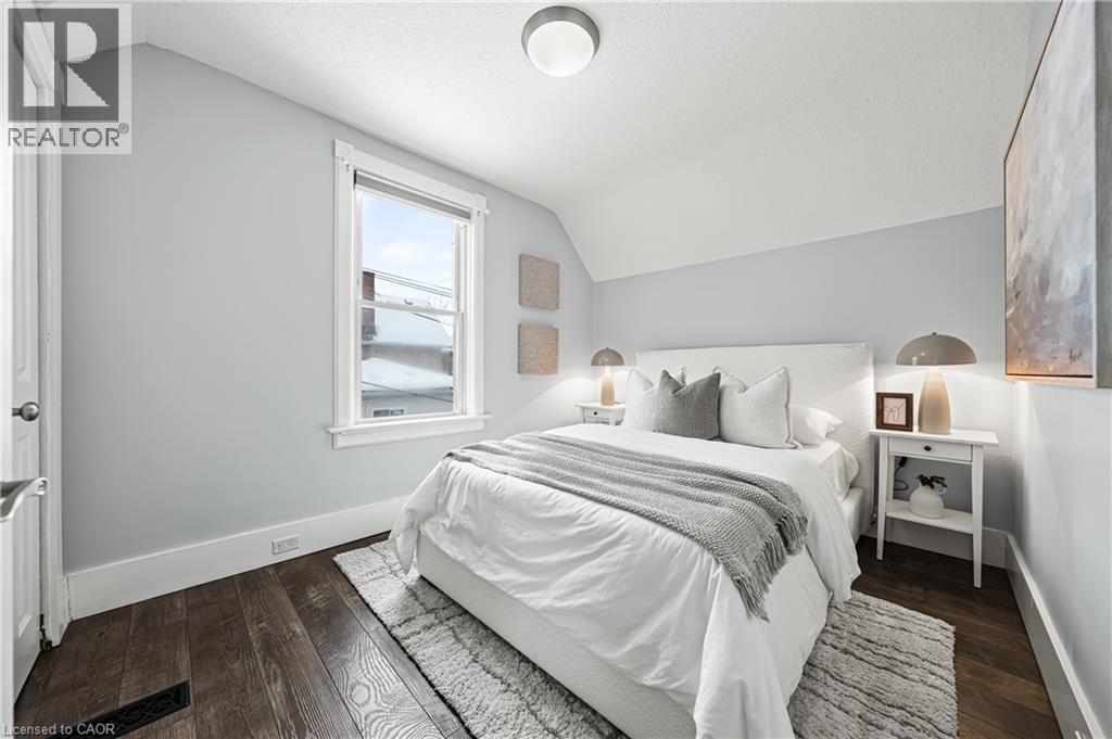 11 HEINS Avenue thumbnail 34