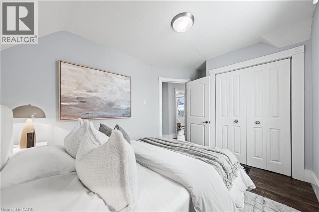 11 HEINS Avenue thumbnail 35