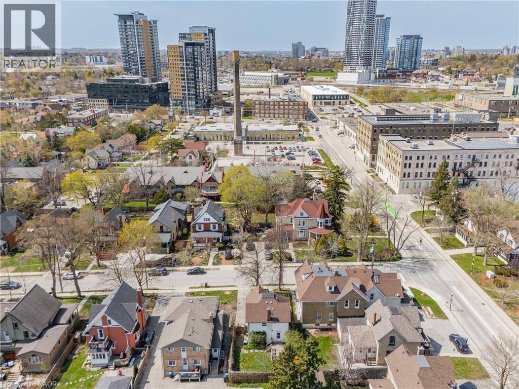 11 HEINS Avenue thumbnail 42