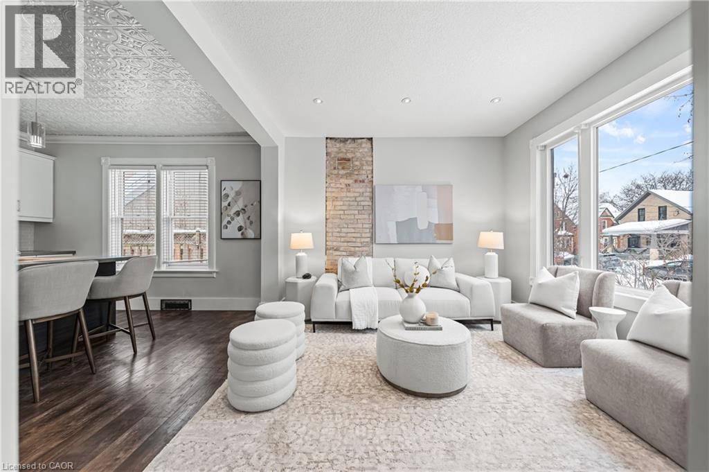 11 HEINS Avenue thumbnail 9