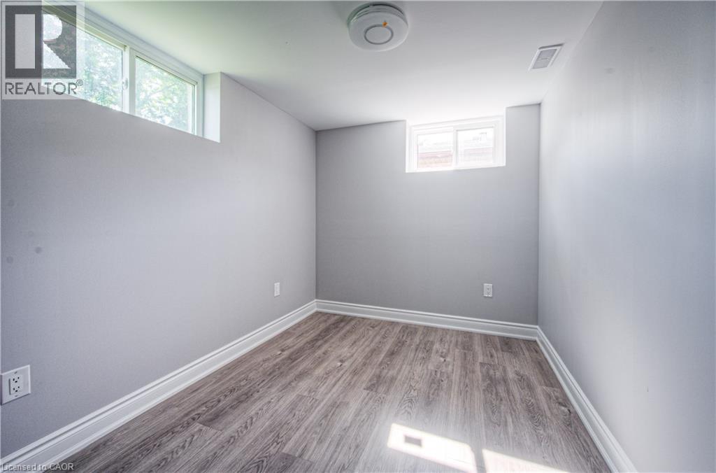 279 DIXON Street thumbnail 33