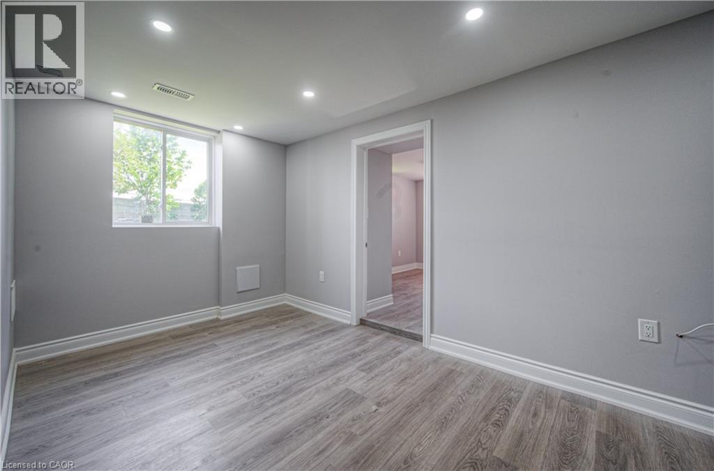 279 DIXON Street thumbnail 30