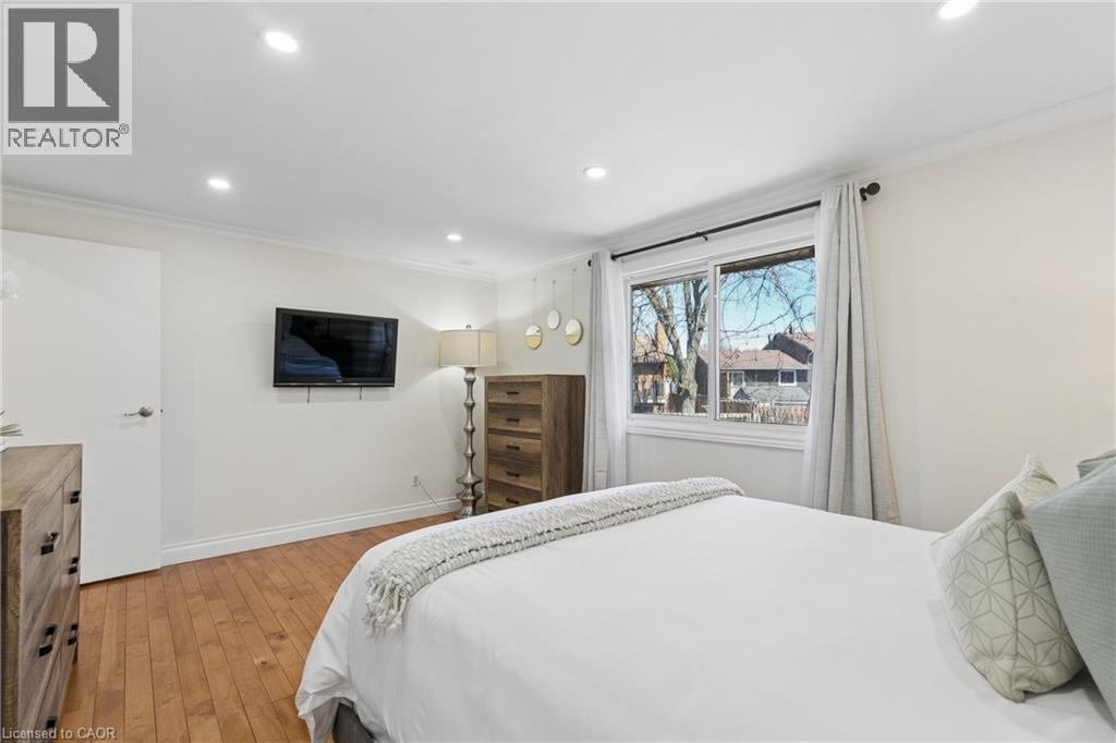 24 BRIAR KNOLL Place thumbnail 25