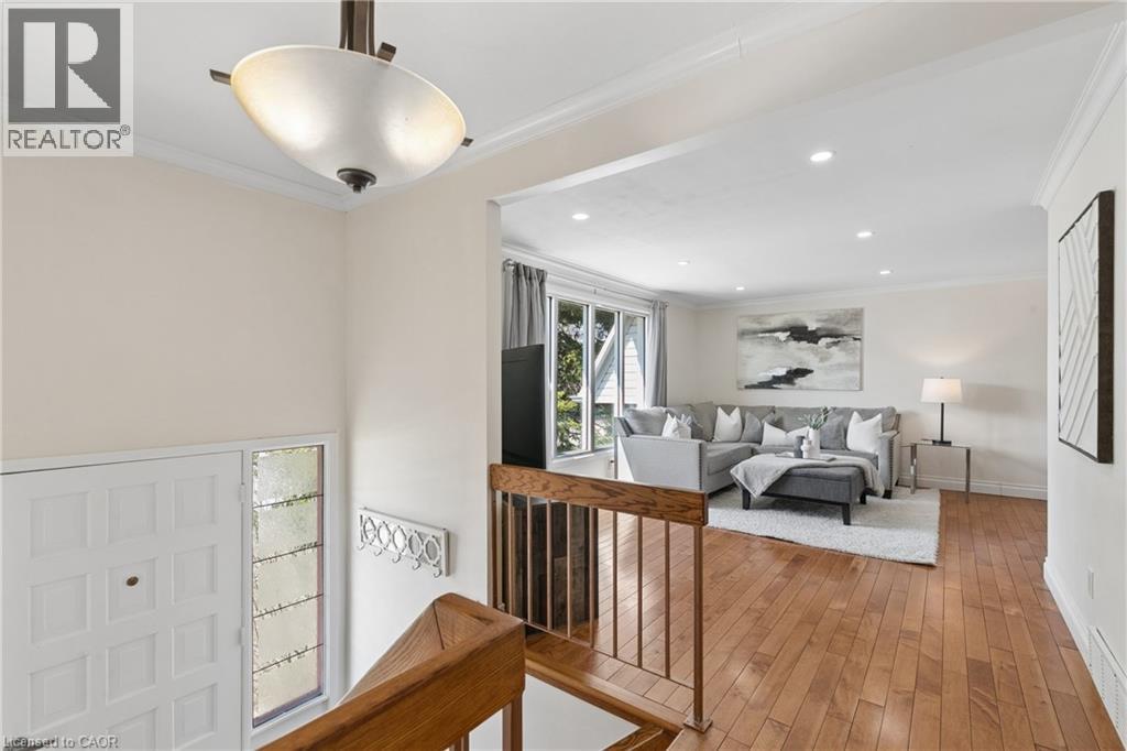 24 BRIAR KNOLL Place thumbnail 7