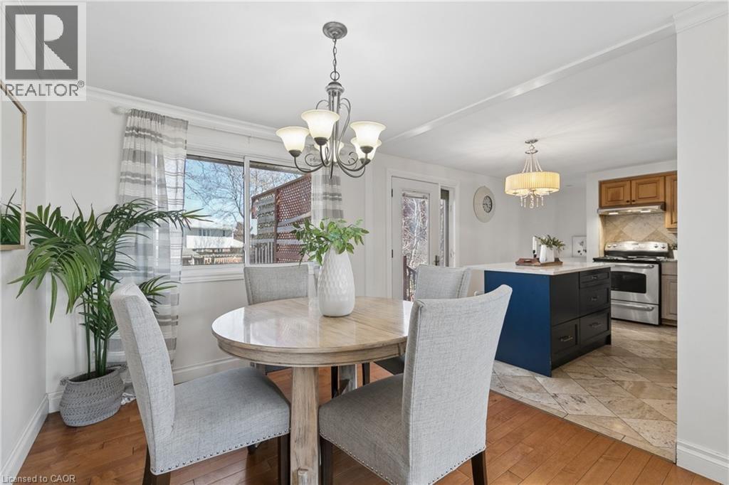 24 BRIAR KNOLL Place thumbnail 12