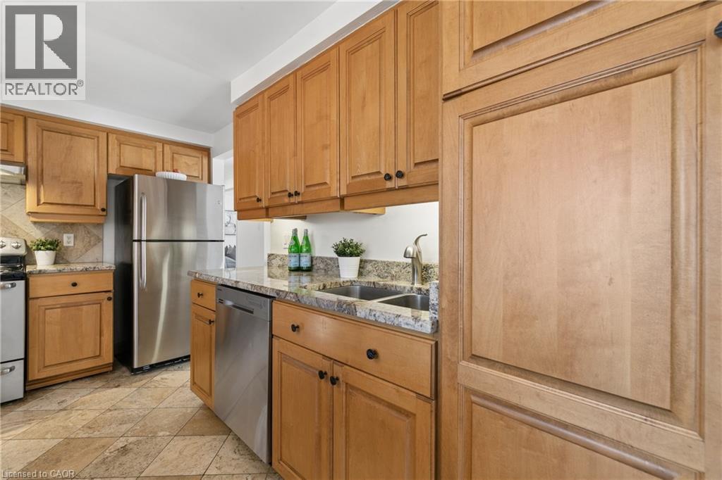 24 BRIAR KNOLL Place thumbnail 15