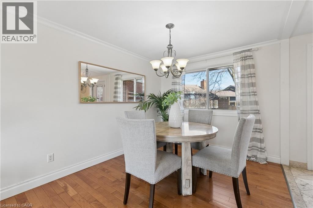 24 BRIAR KNOLL Place thumbnail 11