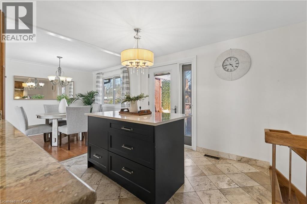 24 BRIAR KNOLL Place thumbnail 16