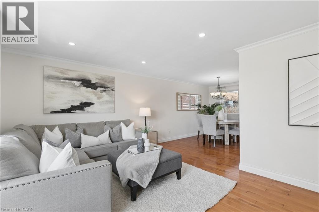 24 BRIAR KNOLL Place thumbnail 10