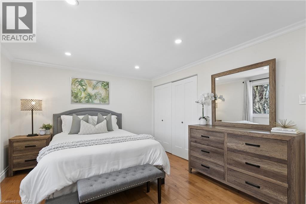 24 BRIAR KNOLL Place thumbnail 24