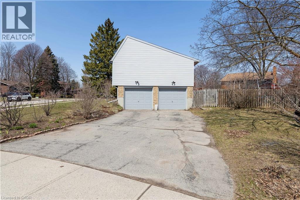 24 BRIAR KNOLL Place thumbnail 42