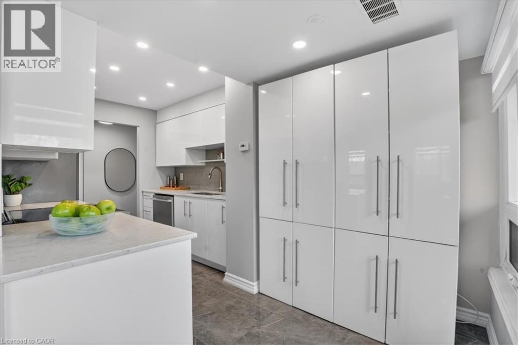 237 KING Street W Unit# 604 thumbnail 12