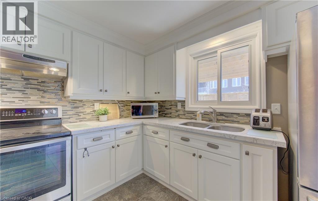 83 MANOR Drive thumbnail 17