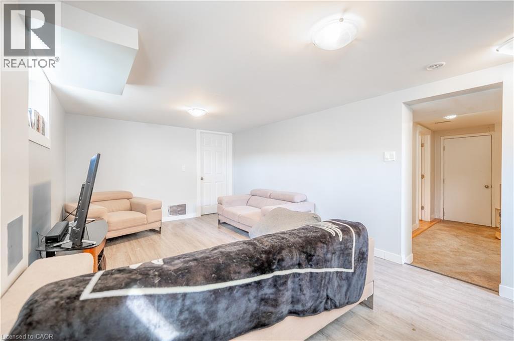 211 DIXON Street thumbnail 9