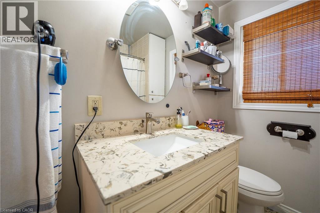 211 DIXON Street thumbnail 19